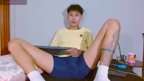 daniel_deluxx online show from April 28, 2026, 1:59 am