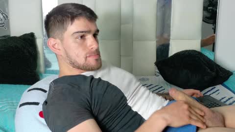 Snapshot of daniel_ova chatting on January 7, 2025, 2:08 pm Sexy Dani online show from January 7, 2025, 2:08 pm