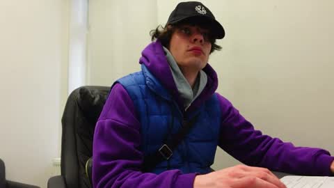 DANIEL SHAWN online show from April 4, 2026, 9:07 am