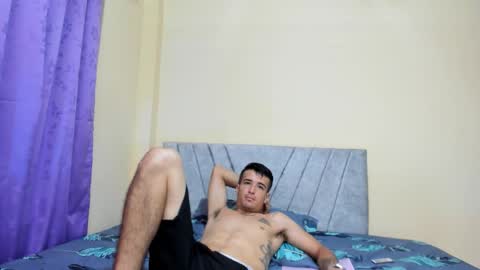 daniel_velez26 online show from November 7, 2025, 7:14 pm