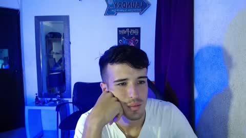 daniel_velez26 online show from December 1, 2025, 1:32 am