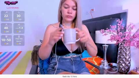 Snapshot of daniela_beauty chatting on March 29, 2026, 1:11 pm daniela online show from March 29, 2026, 1:11 pm