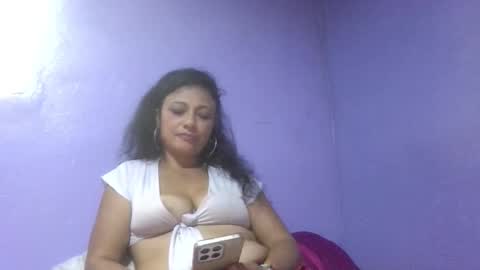 daniela_love1 online show from November 12, 2025, 7:13 pm