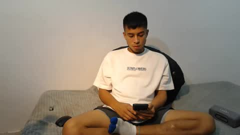 Snapshot of danielitopapii chatting on February 27, 2025, 2:10 am danielitopapii online show from February 27, 2025, 2:10 am