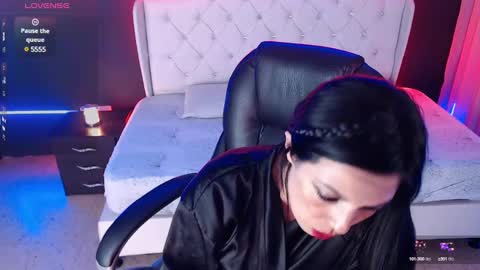 Snapshot of danielle_smithh chatting on March 7, 2025, 2:25 am Danielle Smith online show from March 7, 2025, 2:25 am