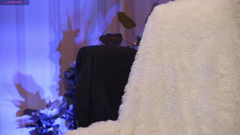 Snapshot of danielle_thomas chatting on January 16, 2025, 10:42 am Danielle online show from January 16, 2025, 10:42 am