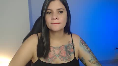 daniellerain online show from December 2, 2025, 10:05 pm