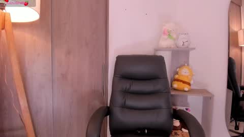 Danielle Rose online show from November 12, 2025, 10:52 pm