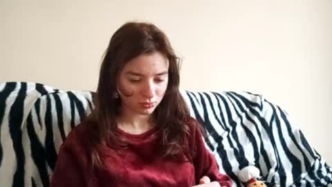 Mia online show from December 21, 2025, 8:32 am