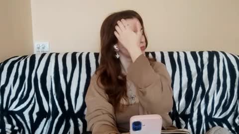 Snapshot of daniellevaulet chatting on April 5, 2026, 6:21 am Mia online show from April 5, 2026, 6:21 am