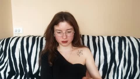 Snapshot of daniellevaulet chatting on April 7, 2026, 1:55 pm Mia online show from April 7, 2026, 1:55 pm