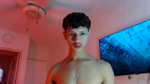 Snapshot of daniels_cruz chatting on June 4, 2026, 4:46 pm Daniels Cruz online show from June 4, 2026, 4:46 pm