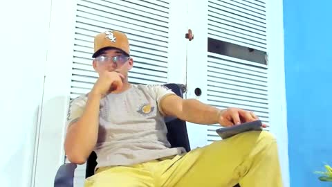 Dani online show from February 17, 2025, 3:47 am