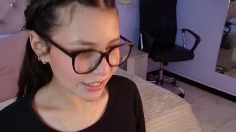 Snapshot of danika_x chatting on June 15, 2026, 1:19 am Danika online show from June 15, 2026, 1:19 am