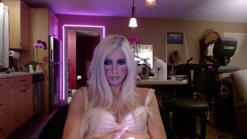 Snapshot of danikawhite69 chatting on September 22, 2025, 5:53 am DanikaWhite69 online show from September 22, 2025, 5:53 am