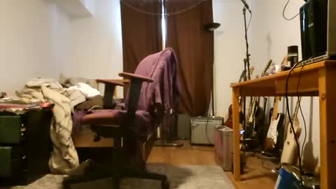 Snapshot of danimal5000 chatting on December 1, 2024, 5:46 pm danimal5000 online show from December 1, 2024, 5:46 pm