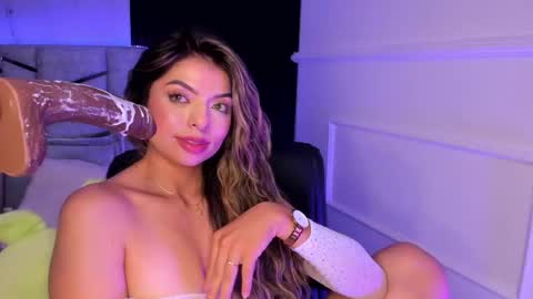 Dani Phonenix online show from February 22, 2025, 6:50 am