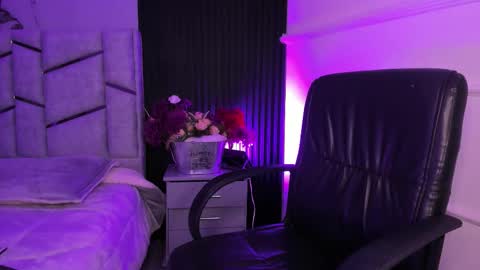 Snapshot of daniphoenixx chatting on February 23, 2026, 11:51 am Dani Phonenix online show from February 23, 2026, 11:51 am