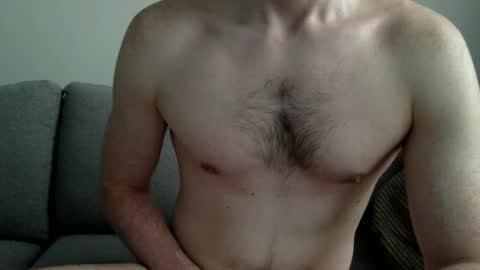 Snapshot of danishguysdicks chatting on June 5, 2026, 6:52 am Buzzy online show from June 5, 2026, 6:52 am