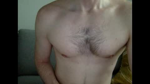 Snapshot of danishguysdicks chatting on June 9, 2026, 7:42 am Buzzy online show from June 9, 2026, 7:42 am
