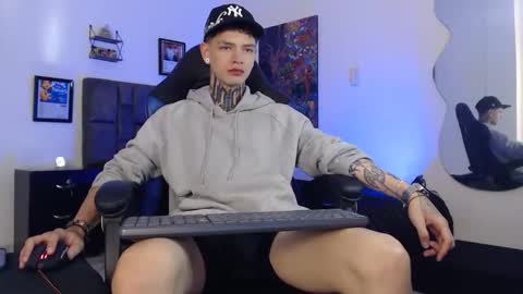 Snapshot of dann_brown chatting on May 17, 2026, 8:16 pm Dann Brown online show from May 17, 2026, 8:16 pm
