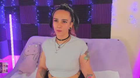 Snapshot of danna__castle chatting on June 14, 2026, 5:53 am Dannacastle online show from June 14, 2026, 5:53 am