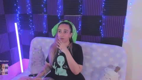 Snapshot of danna__castle chatting on July 17, 2026, 6:31 am Dannacastle online show from July 17, 2026, 6:31 am
