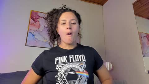Snapshot of danna_lovs chatting on January 20, 2025, 1:11 pm Danna Lovs online show from January 20, 2025, 1:11 pm