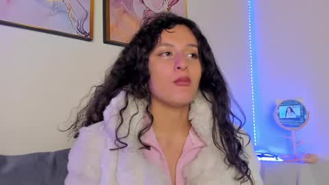 Snapshot of danna_lovs chatting on January 28, 2025, 1:49 pm Danna Lovs online show from January 28, 2025, 1:49 pm