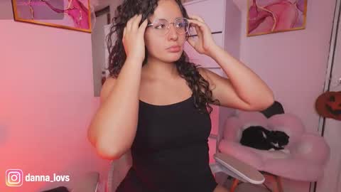Snapshot of danna_lovs chatting on October 8, 2025, 5:43 pm Danna Lovs online show from October 8, 2025, 5:43 pm