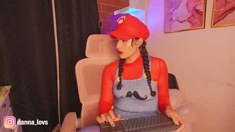 Danna Lovs online show from October 31, 2025, 7:26 pm