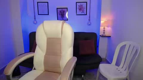 Danna online show from November 5, 2025, 9:48 pm