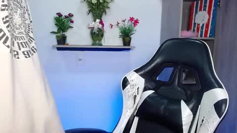 Danna online show from November 25, 2025, 11:32 am