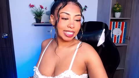 Snapshot of danna_schmidt23 chatting on June 10, 2026, 10:03 am Danna online show from June 10, 2026, 10:03 am