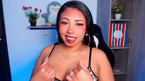 Snapshot of danna_schmidt23 chatting on July 13, 2026, 8:28 am Danna online show from July 13, 2026, 8:28 am