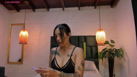 Danna  online show from October 6, 2025, 12:02 pm