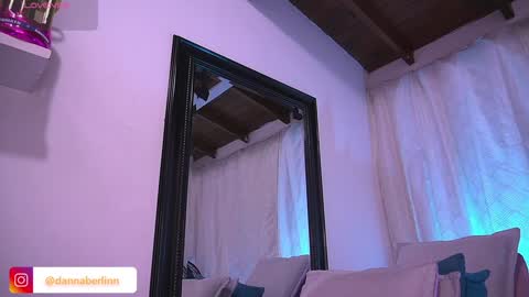 Danna Berlin  online show from September 8, 2025, 7:24 pm