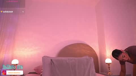 Danna Berlin  online show from November 25, 2025, 7:25 pm