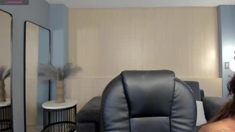 Danna Cruz  online show from September 28, 2025, 10:53 am