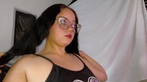 Snapshot of dannanovoa chatting on June 11, 2026, 12:03 pm Danna online show from June 11, 2026, 12:03 pm
