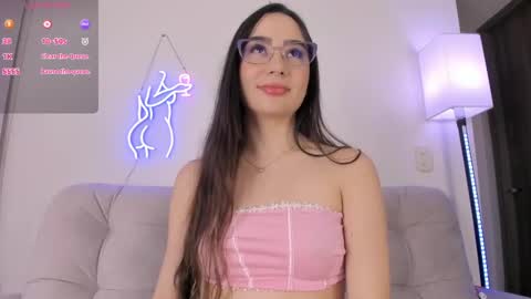 Snapshot of dannate1 chatting on December 20, 2024, 12:19 am danna  online show from December 20, 2024, 12:19 am