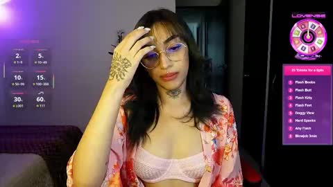 Snapshot of dannielle_ chatting on September 16, 2025, 7:59 pm online show from September 16, 2025, 7:59 pm