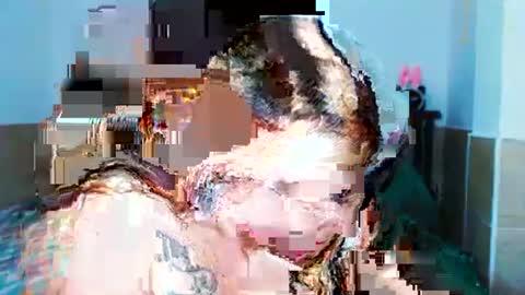 Snapshot of dannieparis chatting on February 26, 2025, 10:53 pm sweetfontaine69 online show from February 26, 2025, 10:53 pm