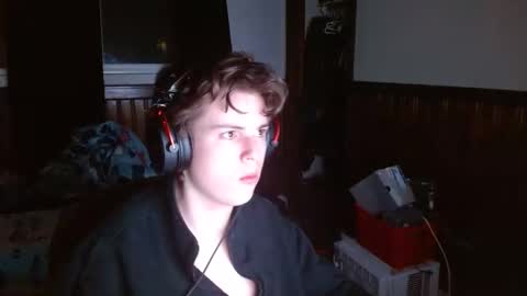 dannnnle online show from November 27, 2025, 3:08 am