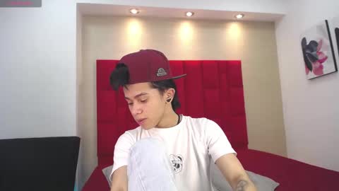 Snapshot of danny__santoro chatting on November 1, 2025, 1:13 pm Danny online show from November 1, 2025, 1:13 pm