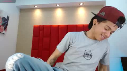 Snapshot of danny__santoro chatting on November 11, 2025, 1:33 pm Danny online show from November 11, 2025, 1:33 pm