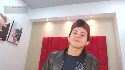 Snapshot of danny__santoro chatting on November 18, 2025, 1:59 pm Danny online show from November 18, 2025, 1:59 pm