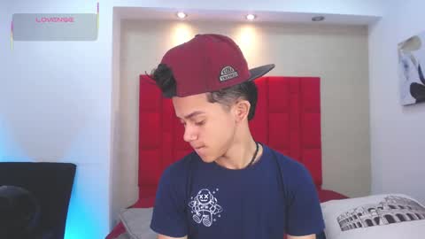 Snapshot of danny__santoro chatting on December 22, 2025, 1:19 pm Danny online show from December 22, 2025, 1:19 pm