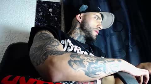 dante_d_angelo_ online show from December 16, 2025, 5:12 am