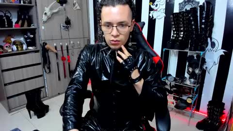 Snapshot of dante_infernos chatting on January 15, 2025, 4:32 pm Dante online show from January 15, 2025, 4:32 pm